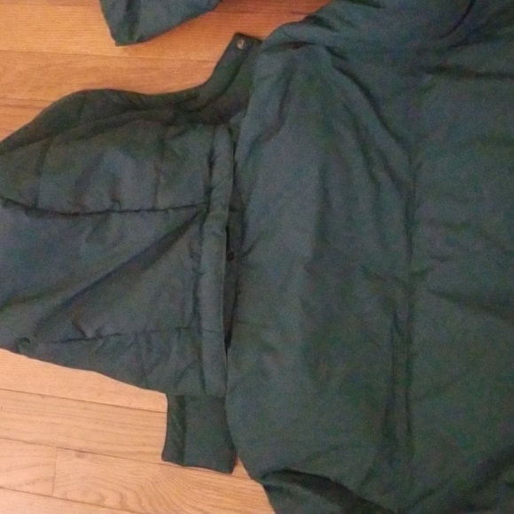 Lacoste Down Coat - Picture 5 of 5